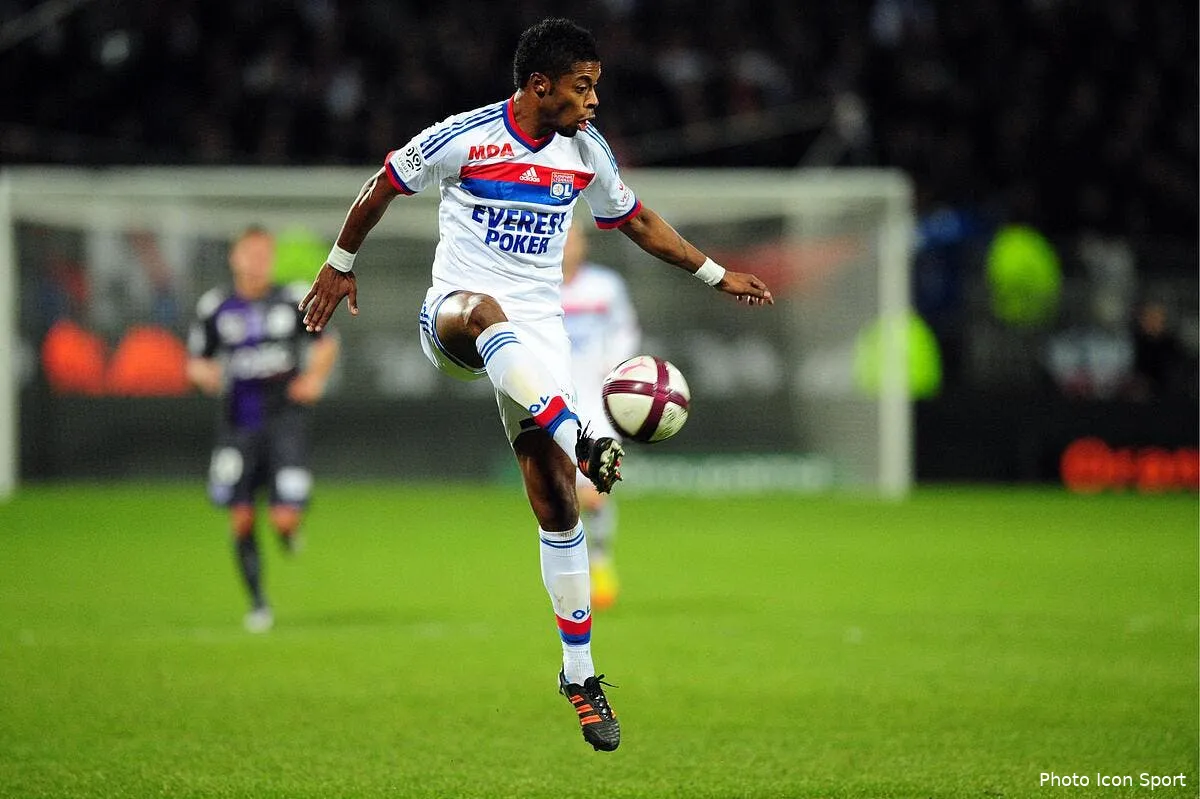 bastos encore preserve physiquement par l ol iconsport jpt 041211 96 2929346