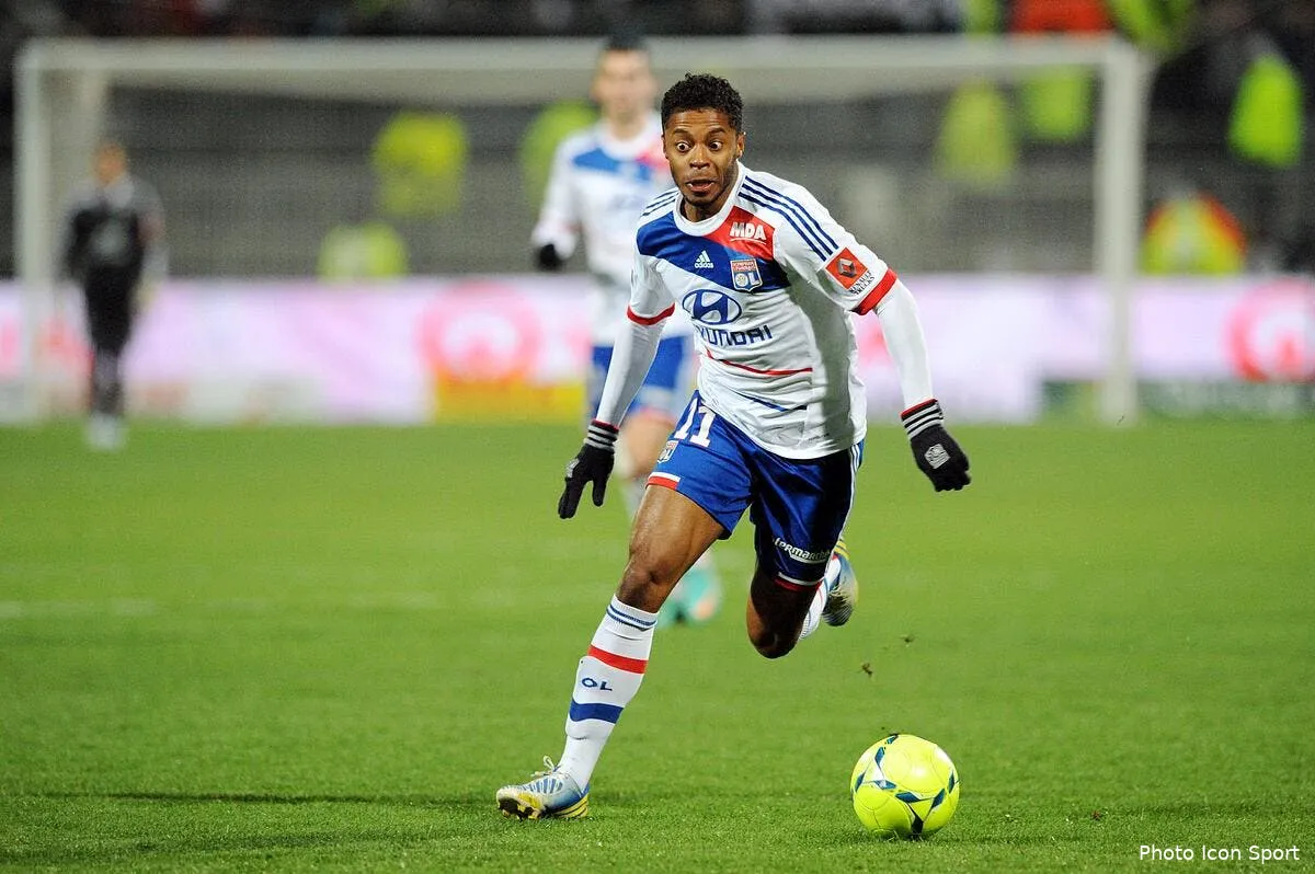 bastos passe sa visite medicale a schalke 04 iconsport jpt 180113 91 3548235