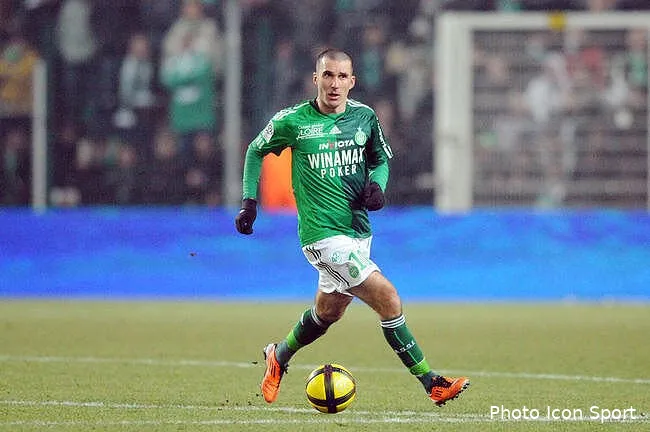 batles assume son role de vieux a l asse battles a bien l intention de rester a l asse 69461 1745431008