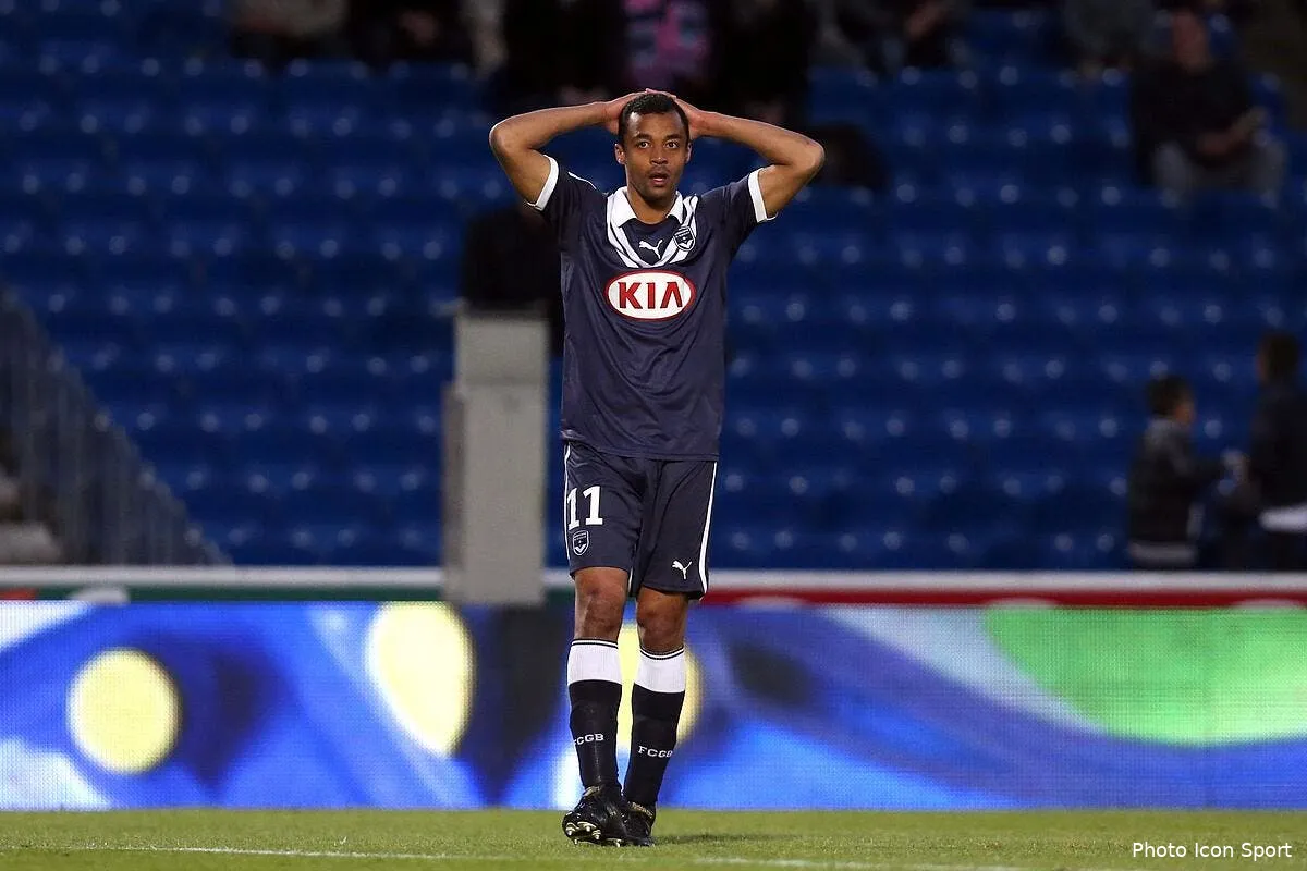 bellion renvoye a bordeaux par le cosmos new york iconsport blo 270413 05 0760137