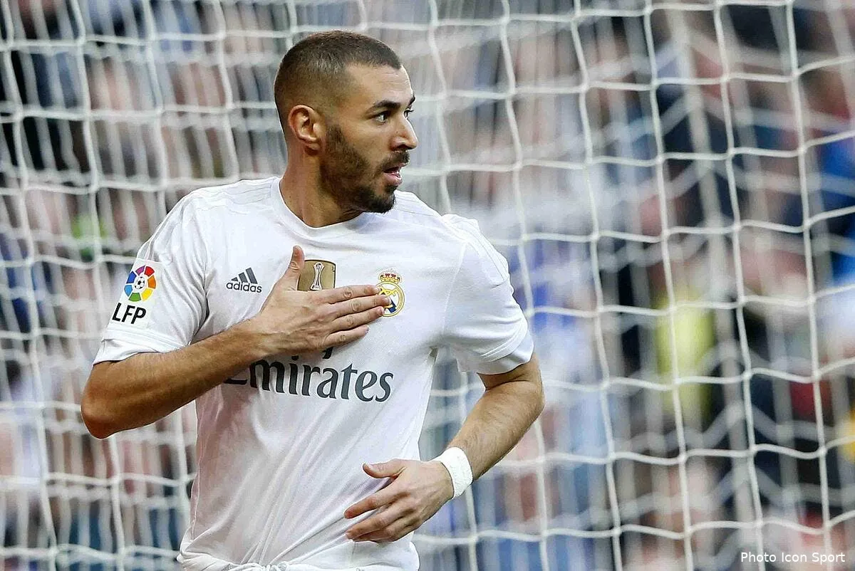 benzema crie au complot sur son crachat apres la marseillaise iconsport sho 051215 05 09127351