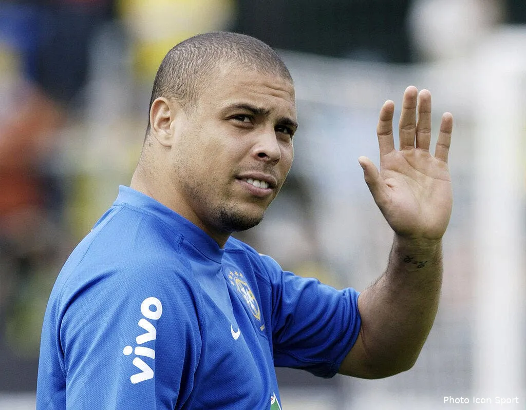 benzema recoit un hommage signe ronaldi 69520 17509