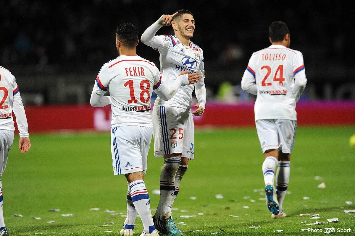 benzia njie qui pour accompagner fekir a l ol benzia 1104141