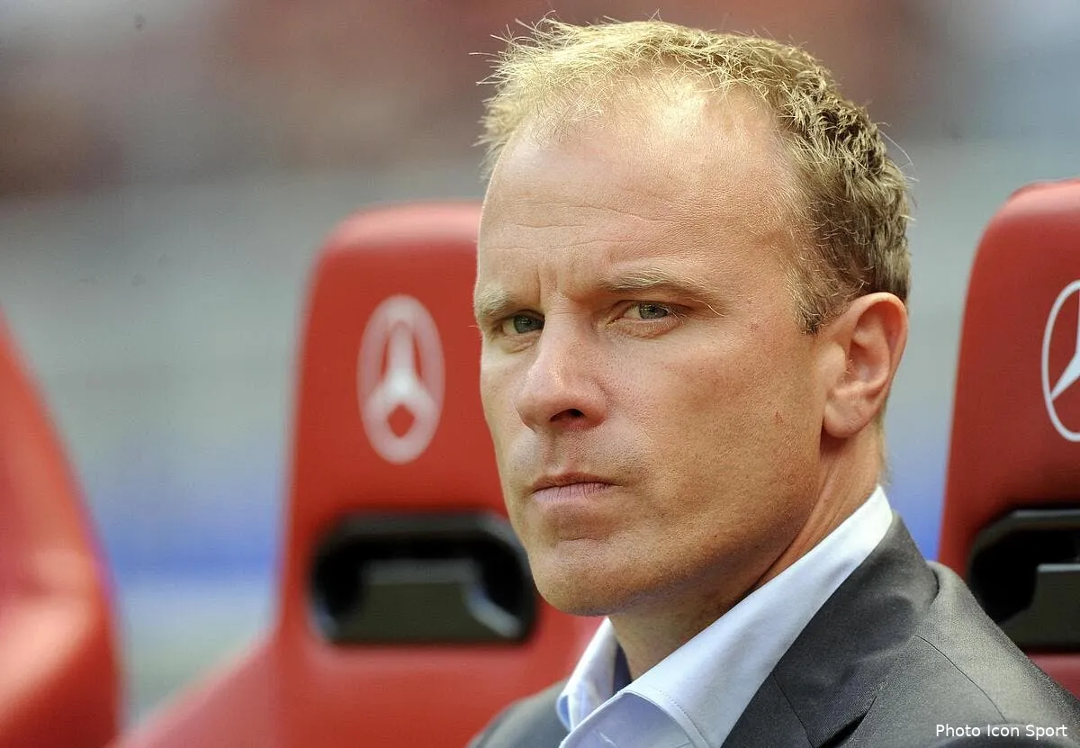 bergkamp our redorer le blason d arsenal iconsport cha 140811 11 1025100