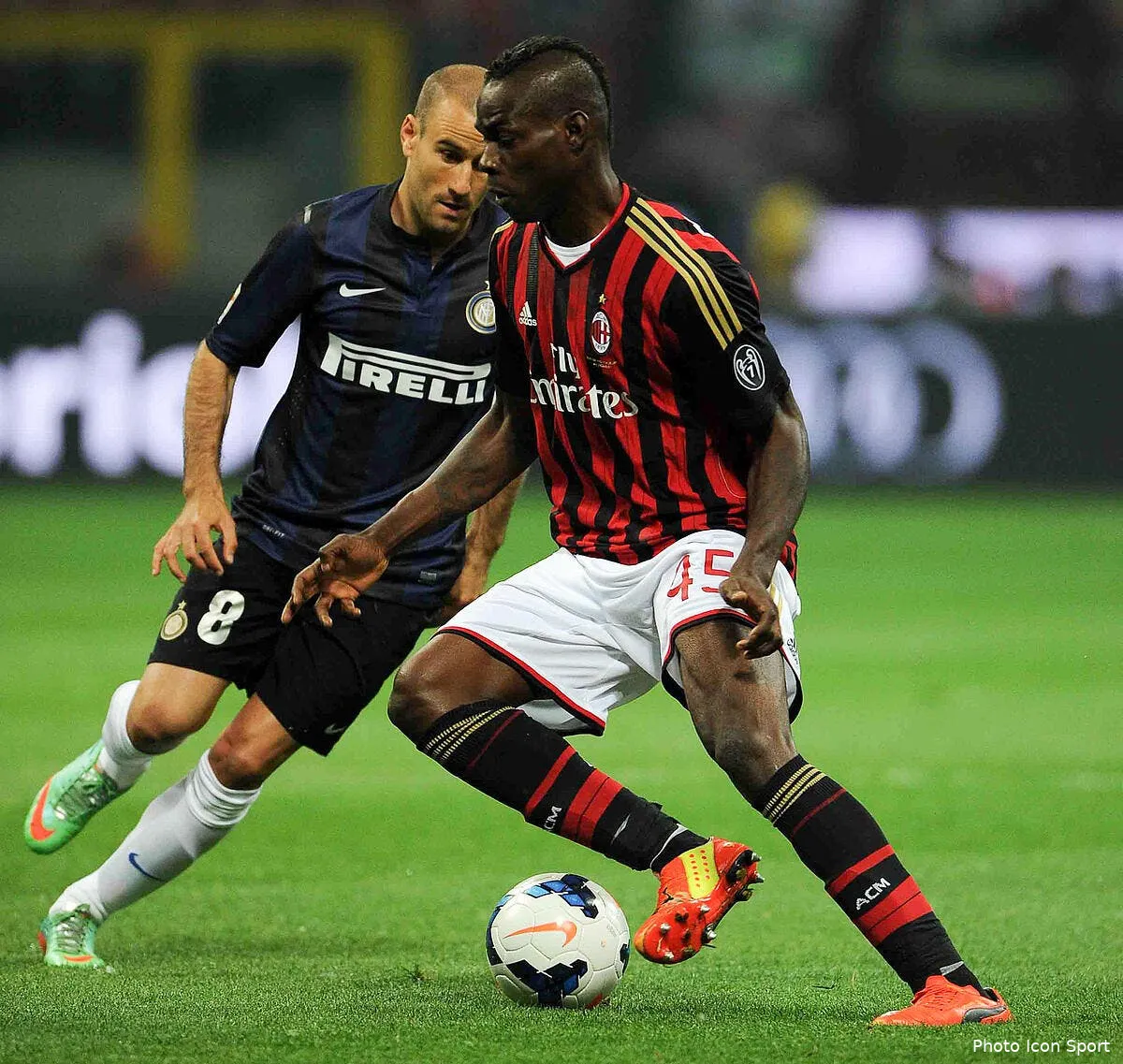 berlusconi ouvre la porte a un depart de balotelli de milan iconsport liv 040514 80 0485853