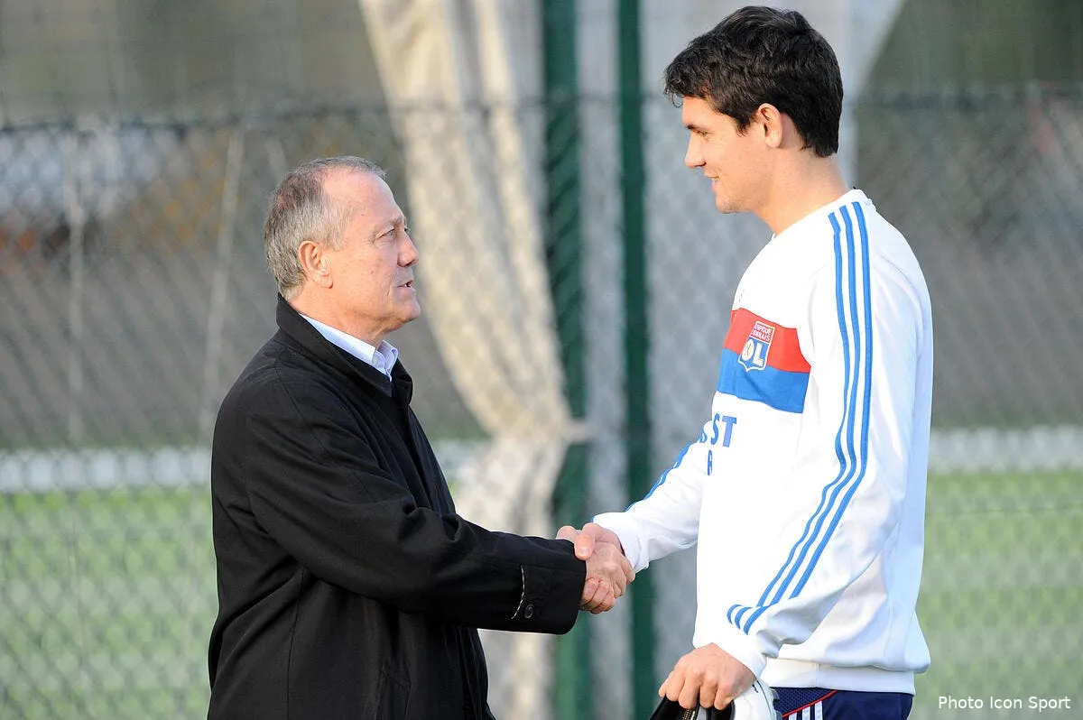 bernard lacombe rectifie le tir sur son equipe de fonctionnaires iconsport jpt 141111 94 5031768