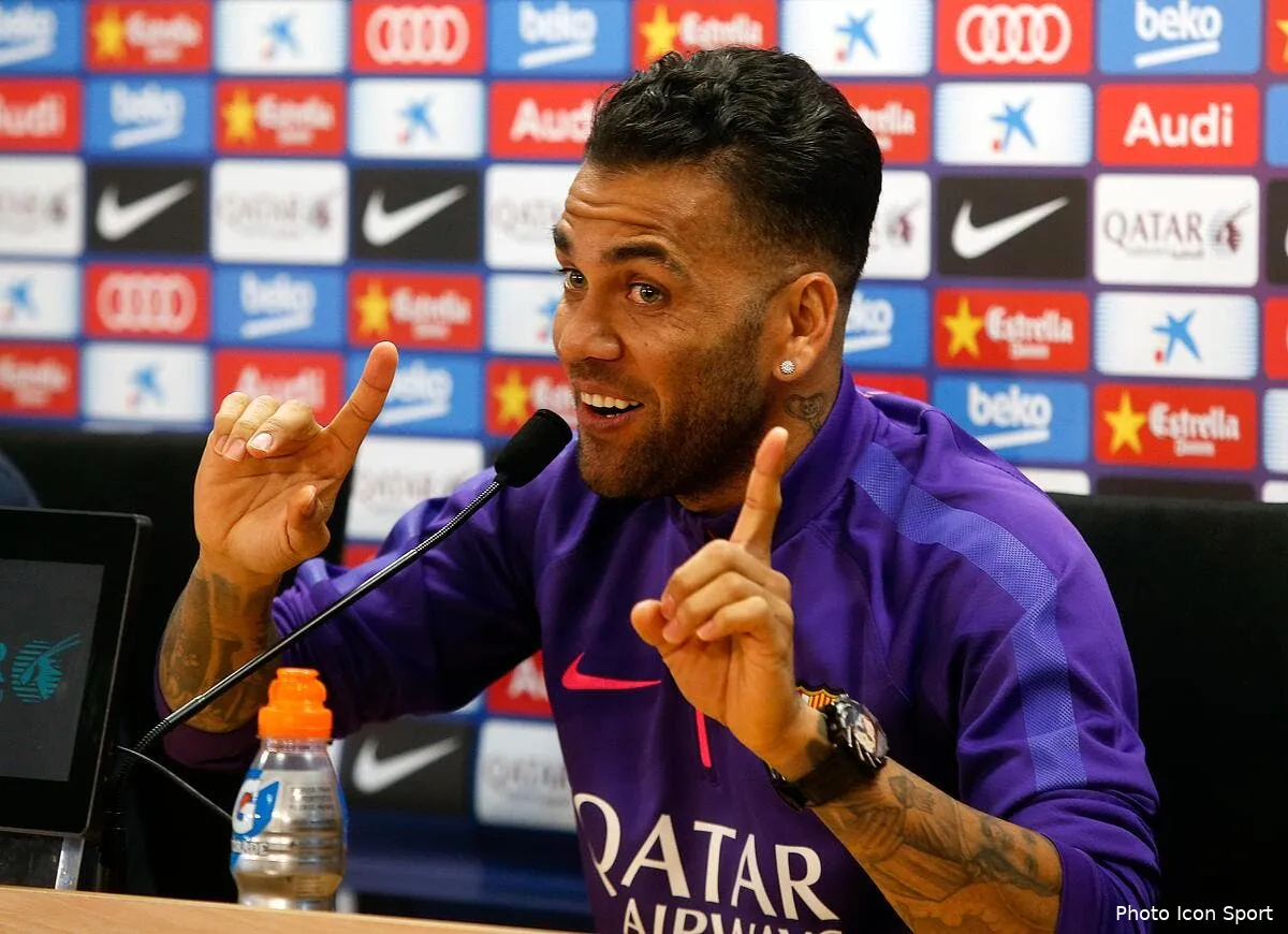 blanc est cash dani alves ne viendra pas au psg iconsport mar 250515 10 03 1112693