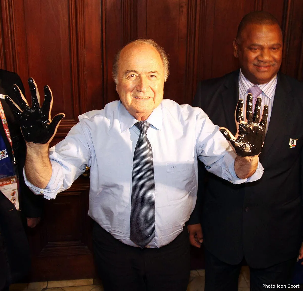 blatter sort du silence mais pour pas grand chose iconsport apr 050610 22 02112401