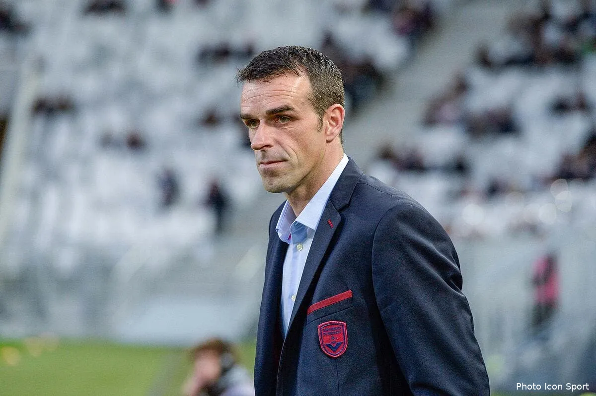 bordeaux a peine arrive rame joue deja sa tete rame140520