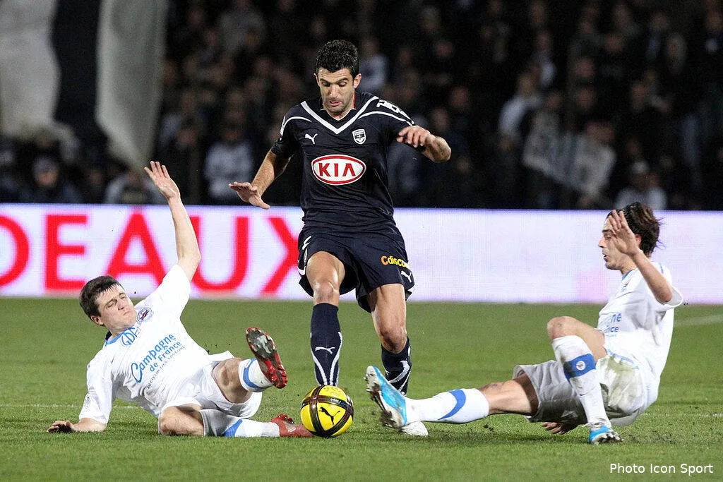 bordeaux battu par des catcheurs aides par l arbitre 67052 15391