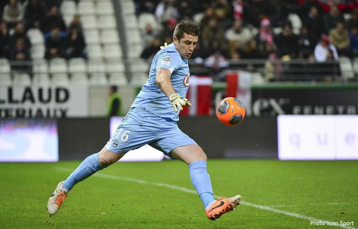 bordeaux change de capitaine carrasso s explique iconsport win 150214 05 1980799