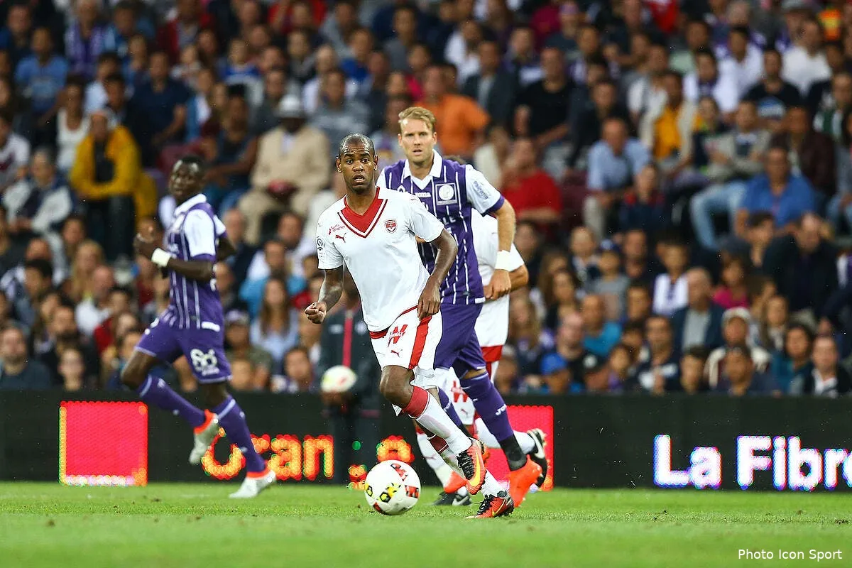 bordeaux double attaque sur rolan les girondins en danger iconsport blo 200816 10 74153164
