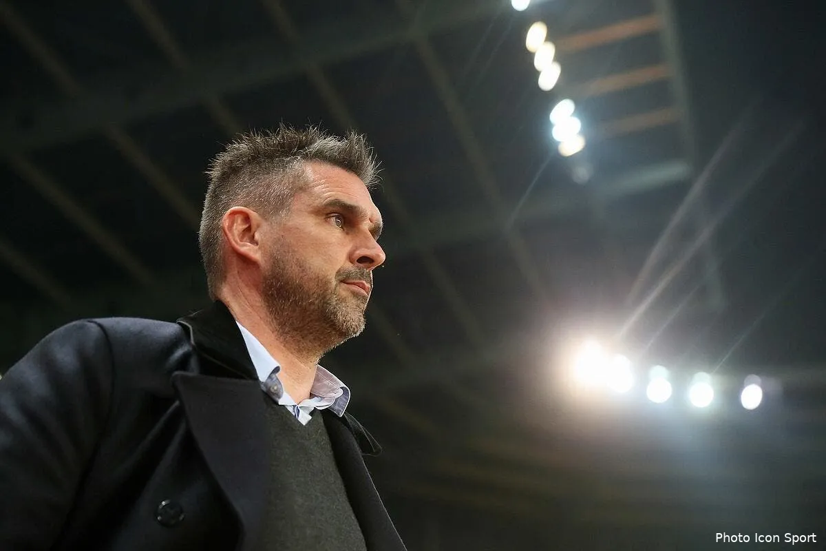 bordeaux gourvennec ne veut pas accabler l arbitre mais iconsport icon vmi 031117 25 74201007