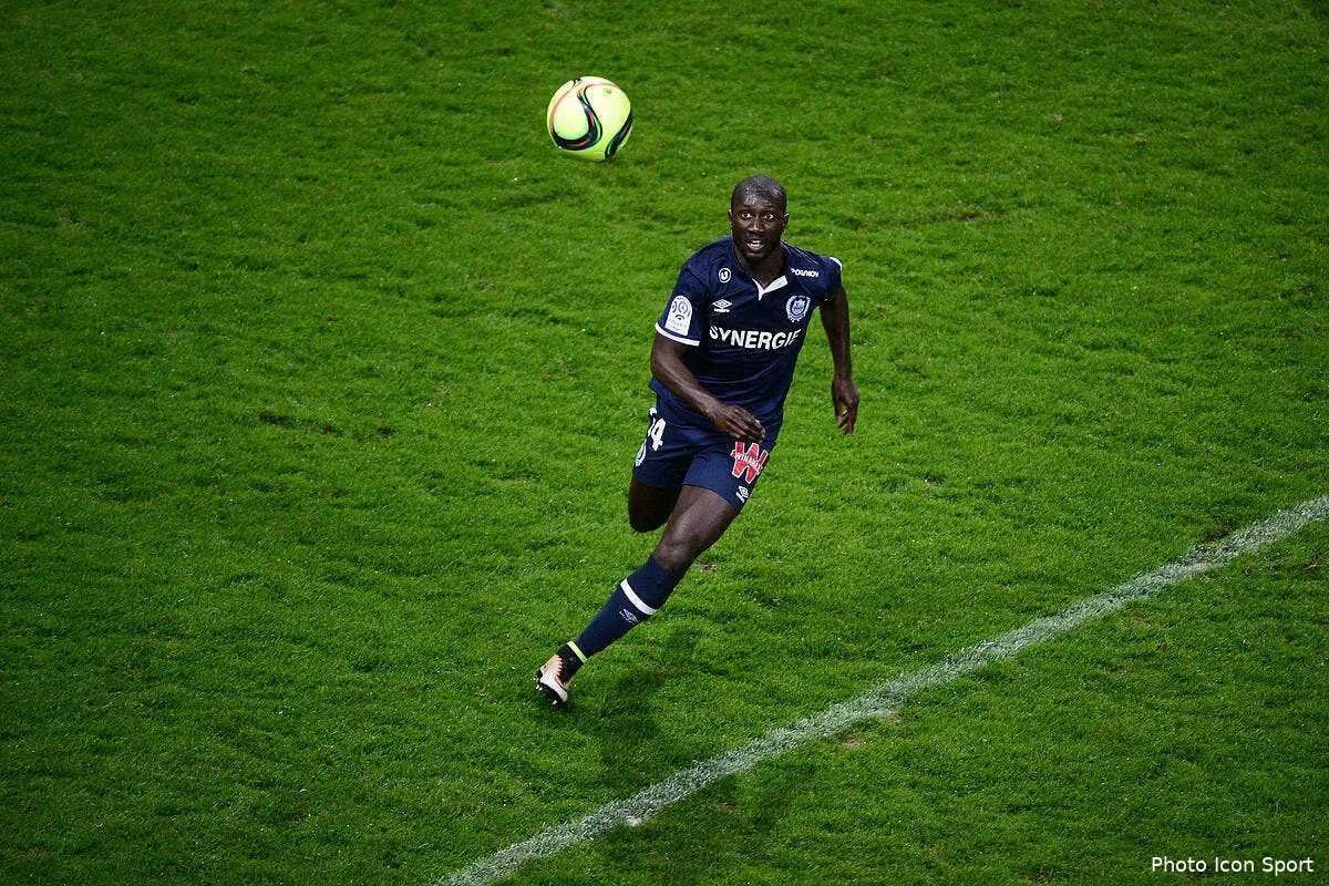 bordeaux les girondins ont enfin trouve leur lateral au psg iconsport win 090416 01 2777150048