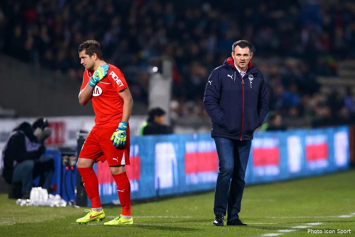 bordeaux prive de carrasso jusqu en 2015 iconsport blo 061214 01 0698649