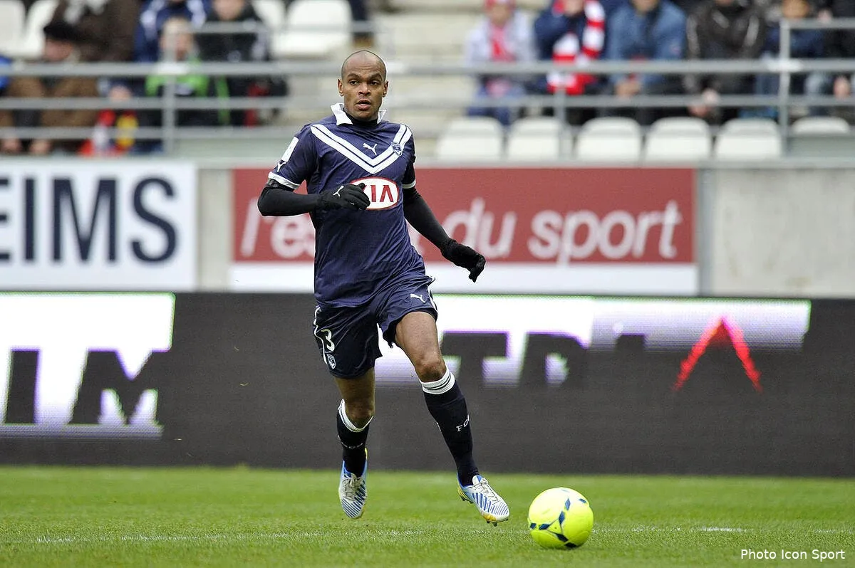 bordeaux refusera de laisser partir henrique au mercato iconsport noe 091212 99 3147189