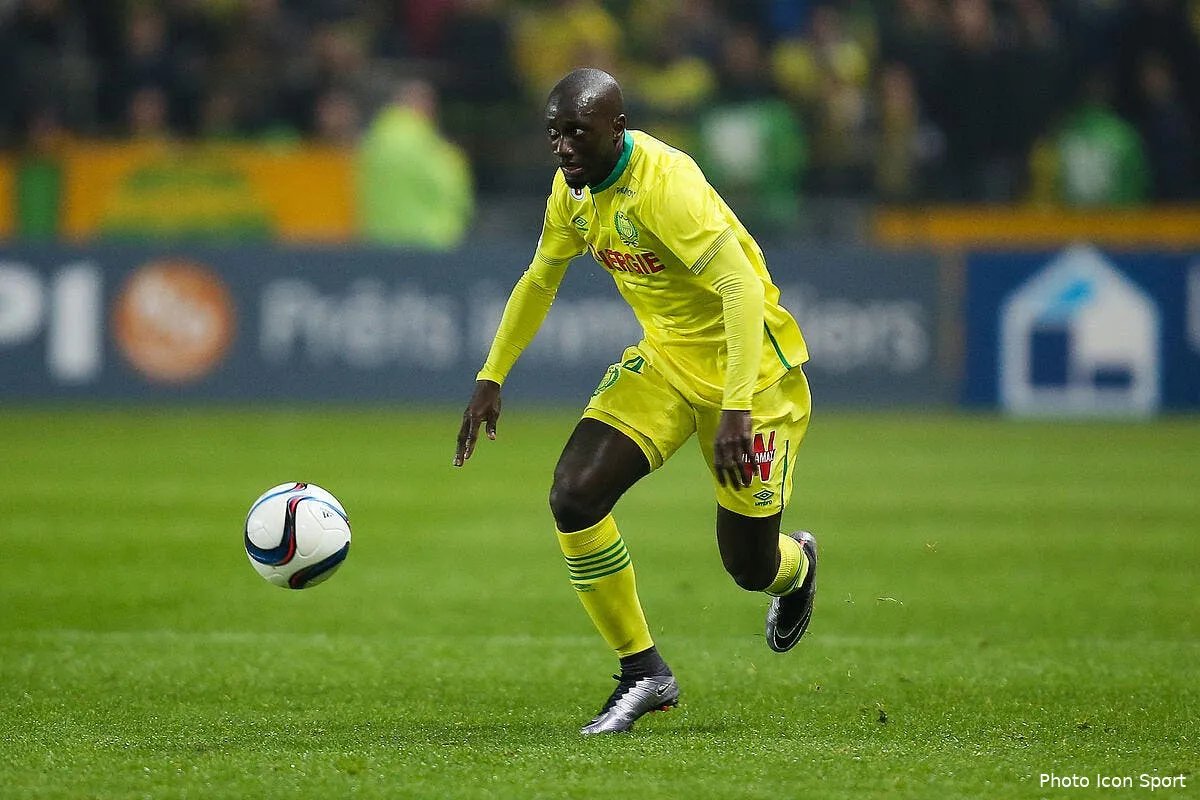 bordeaux sabaly a visite le haillan et va bientot quitter le psg iconsport vmi 121215 08 50150448