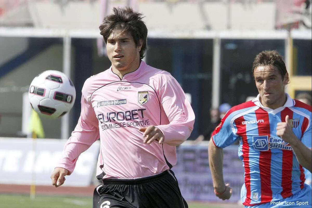 bordeaux sur les rangs d un prometteur defenseur argentin iconsport ipp 030411 12 0936821