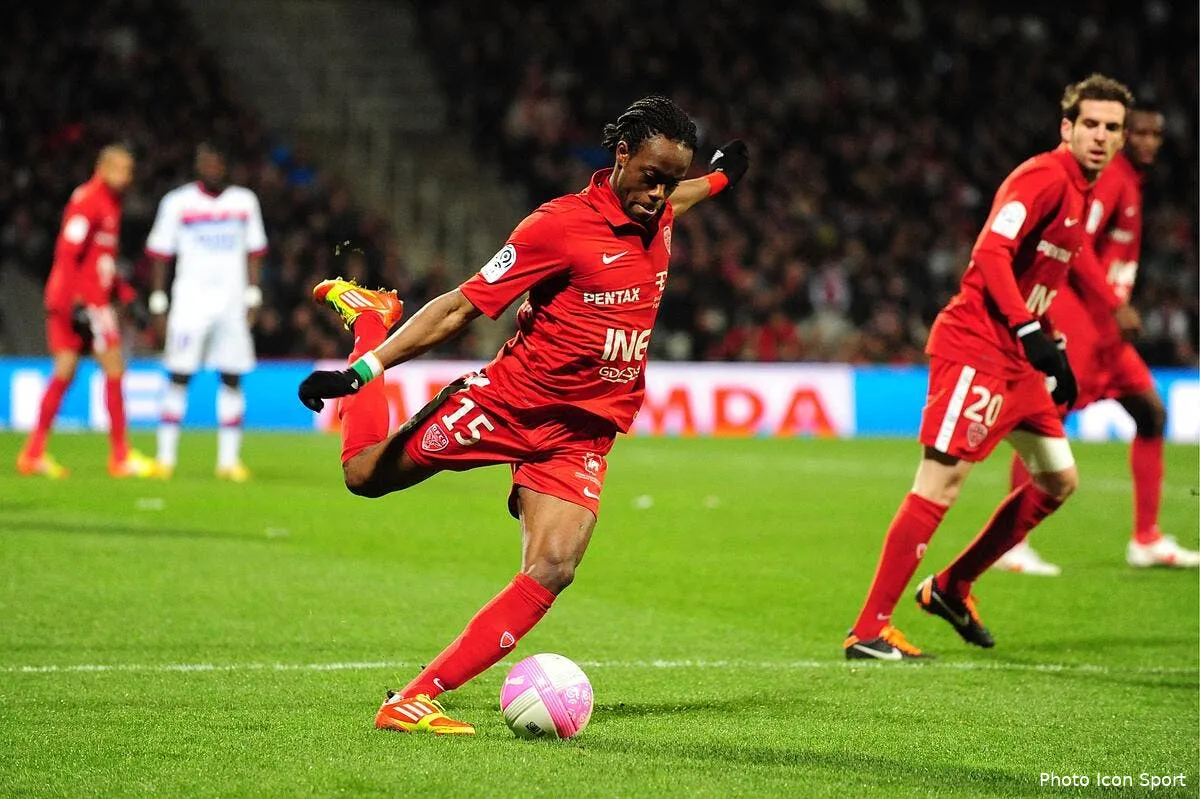 bordeaux sur les traces d un jeune lateral droit iconsport jpt 280112 74 0136042