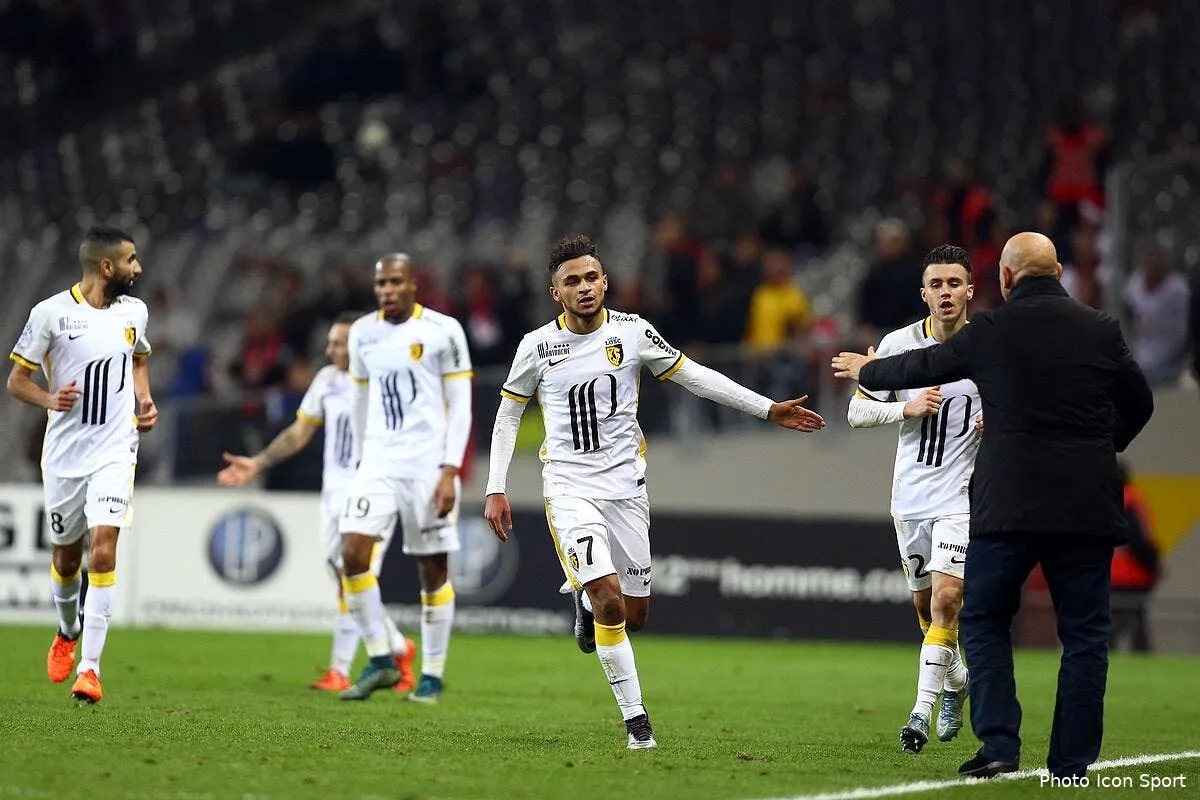 boufal repond deja oui a l interet du psg iconsport blo 191215 25 16128551