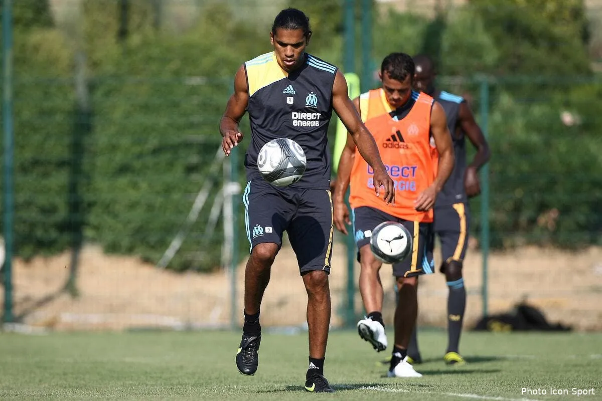 brandao a l entrainement jeudi avec l om iconsport rep 010709 54 0129701