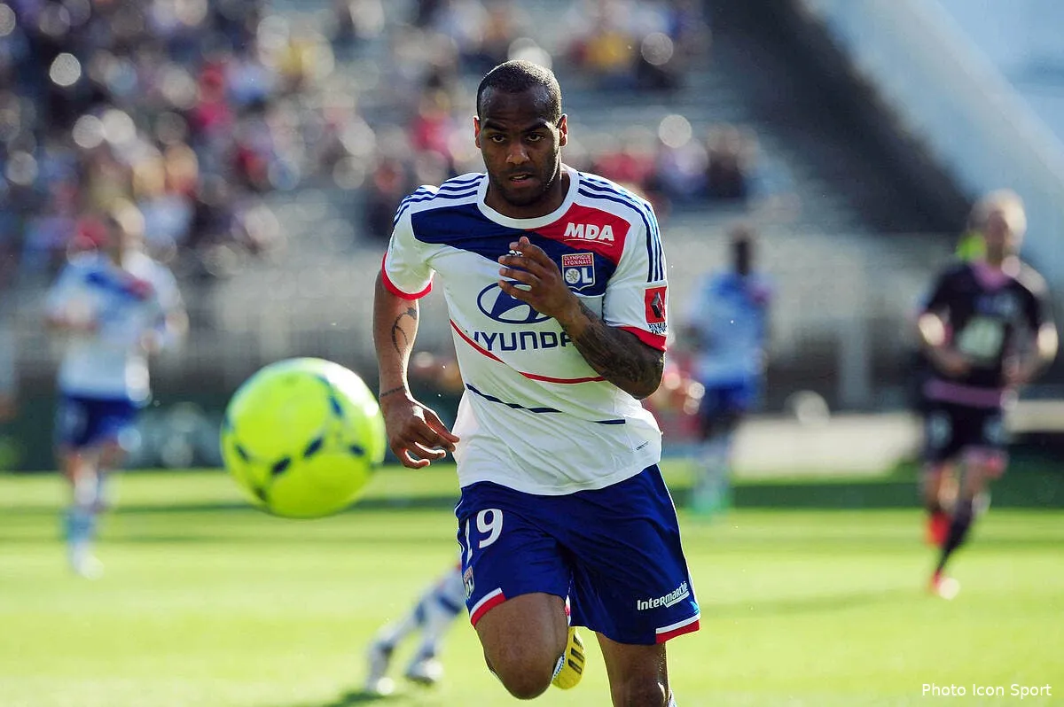 briand veut prolonger a l ol malgre le coup du mercato d hiver iconsport jpt 140413 77 2555727