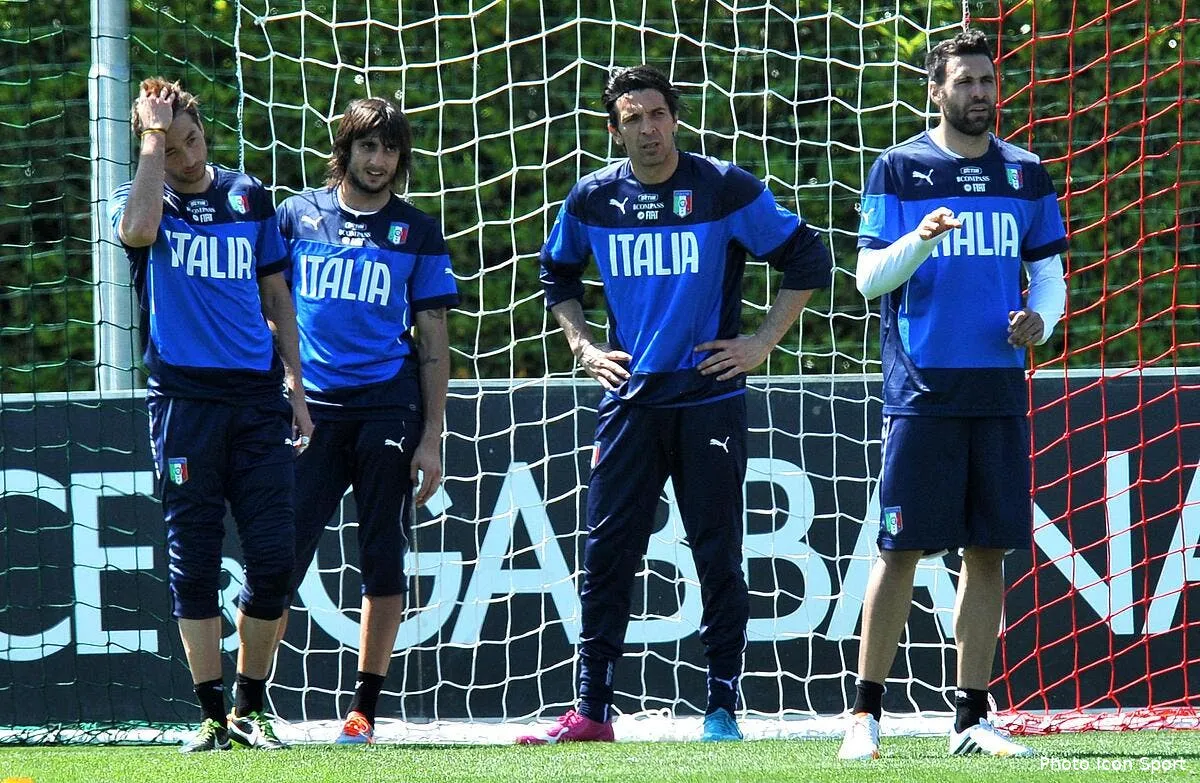 buffon out contre l angleterre sirigu titulaire iconsport ipp 200514 01 0285203