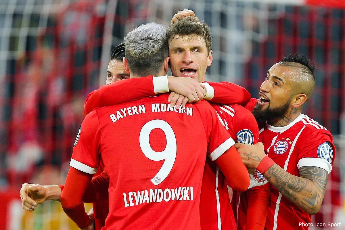 bundesliga le duo muller lewandowski porte le bayern icon gep 201217 88 06207341