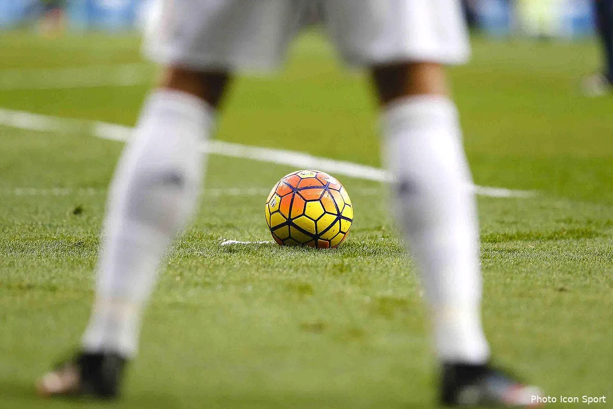 but de benzema cristiano ronaldo aurait prefere un penalty iconsport sho 051215 05 61127421