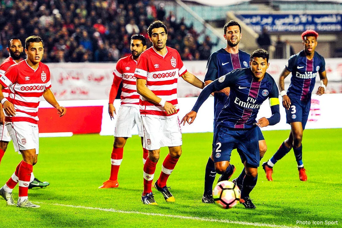 ca psg un policier grievement blesse pendant le match iconsport vis 040117 08 07166310