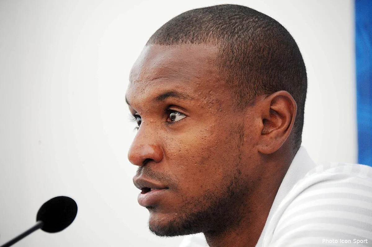 ca se complique entre abidal et le barca iconsport er 010611 78 05 221904