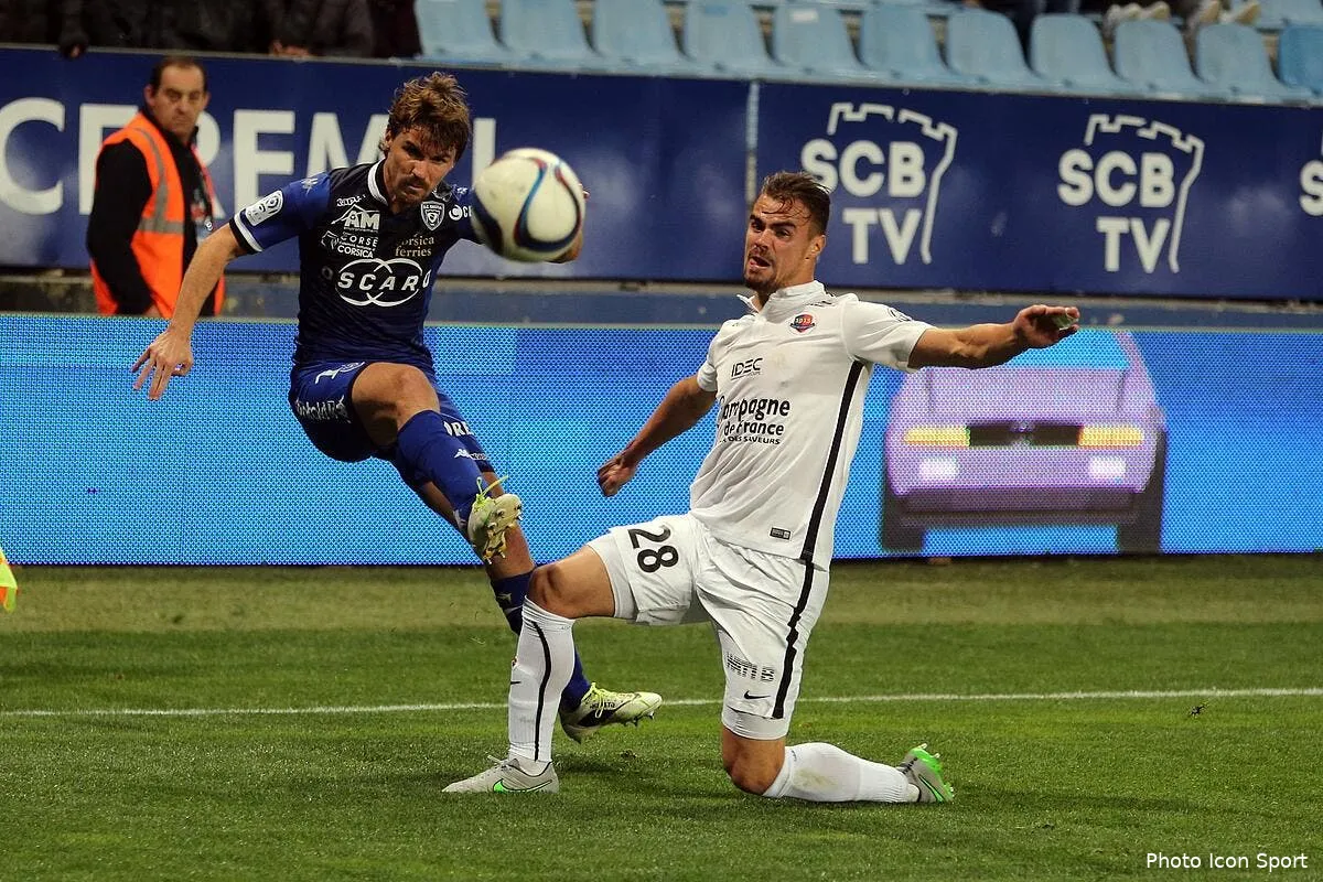 caen a un gout amer dans la bouche iconsport mae 311015 01 03124381