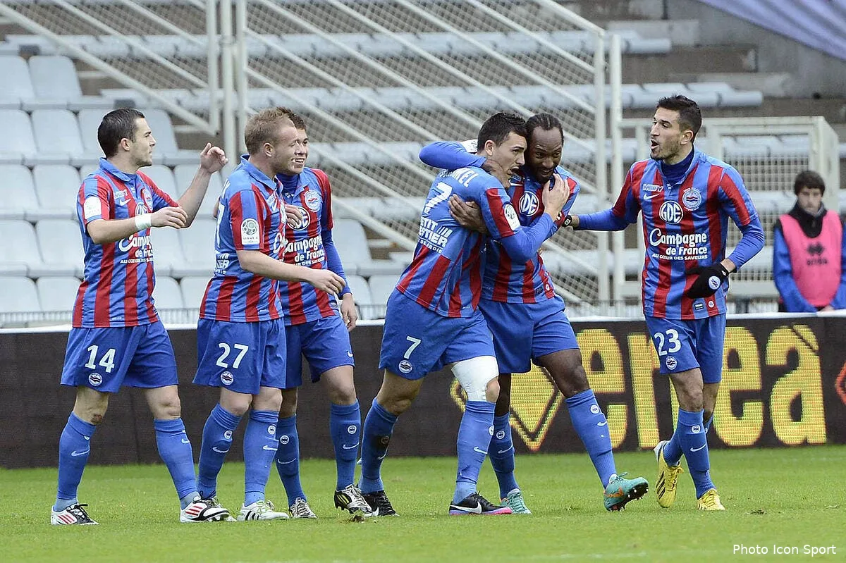 caen eteint auxerre et profite du faux pas de nantes iconsport por 151212 44 0547483