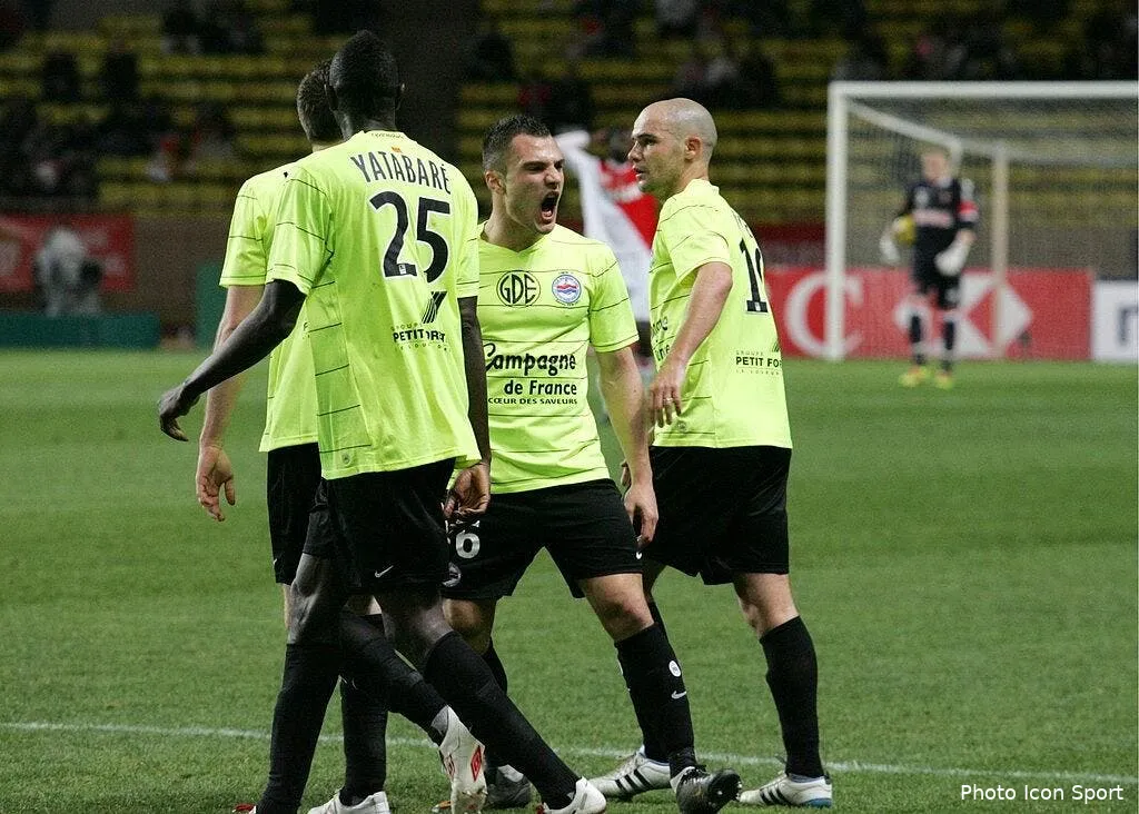 caen se fait une valenciennes a l envers 67775 16014