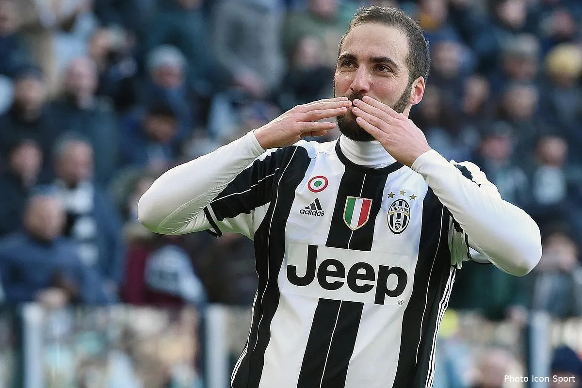 cagliari juventus 0 2 iconsport liv 220117 01 03170634