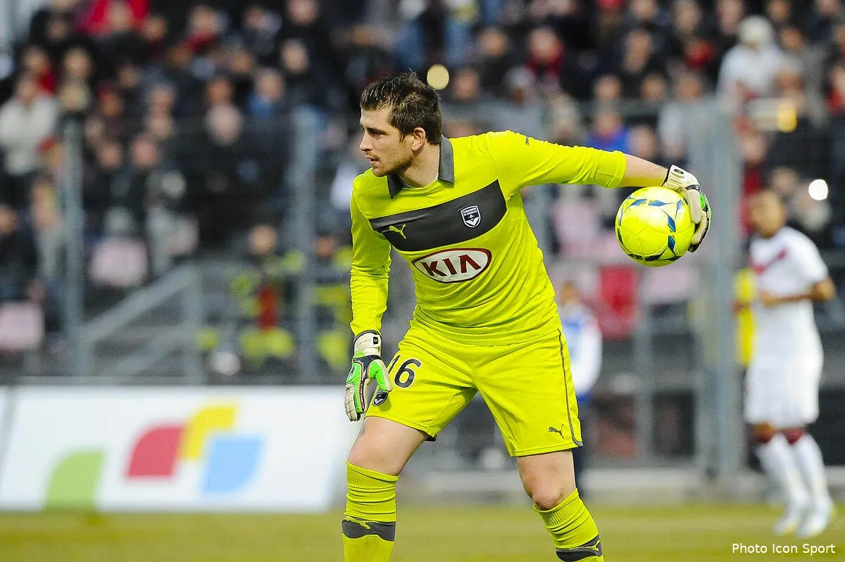 carrasso ne sait pas s il restera a bordeaux et dans le foot iconsport aim 270113 39 1249689