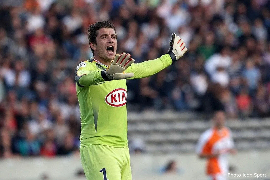 carrasso s offre un tete a tete avec les supporters de bordeaux 67544 15820