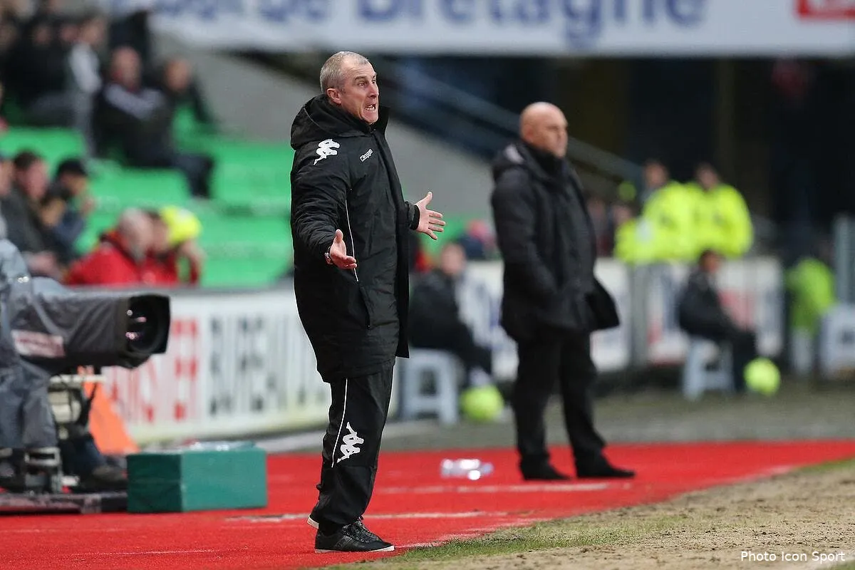 casanova est surpris que sa demission soit demandee au stadium iconsport vmi 100213 36 5351469