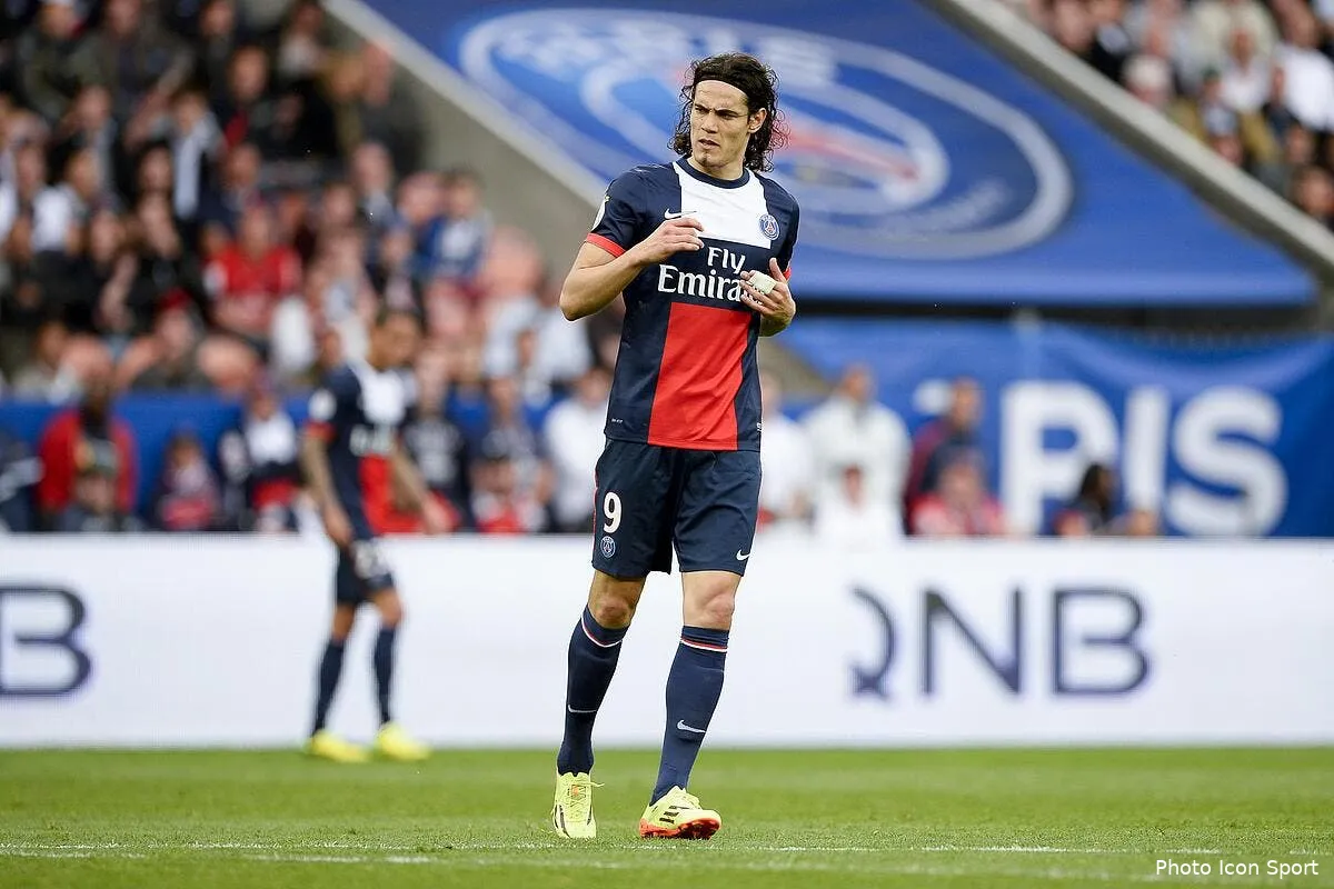 cavani veut rester au psg chelsea n y croit pas et fonce cavani 1288599