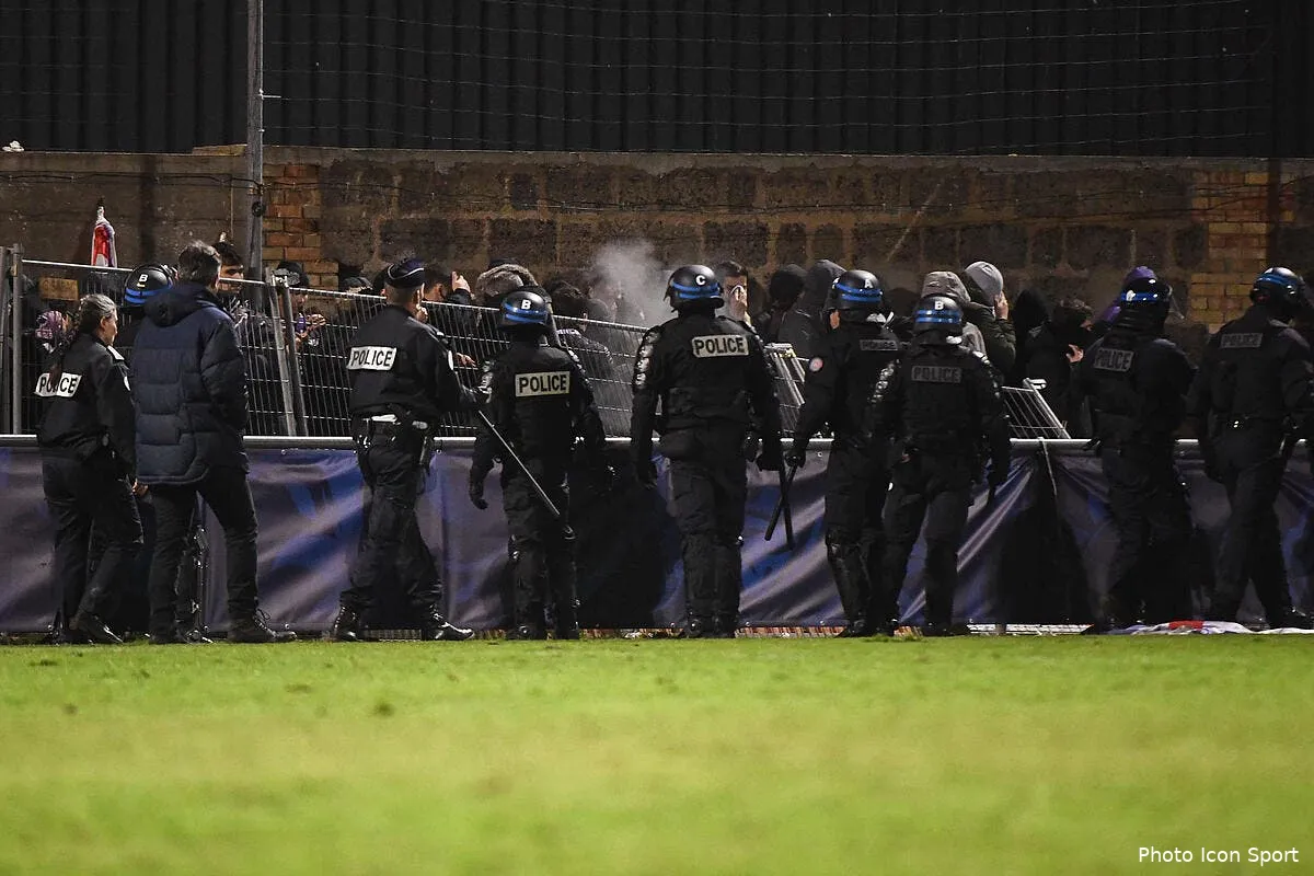 cdf le match de toulouse interrompu a cause des supporters icon dib 040120 10 27274499