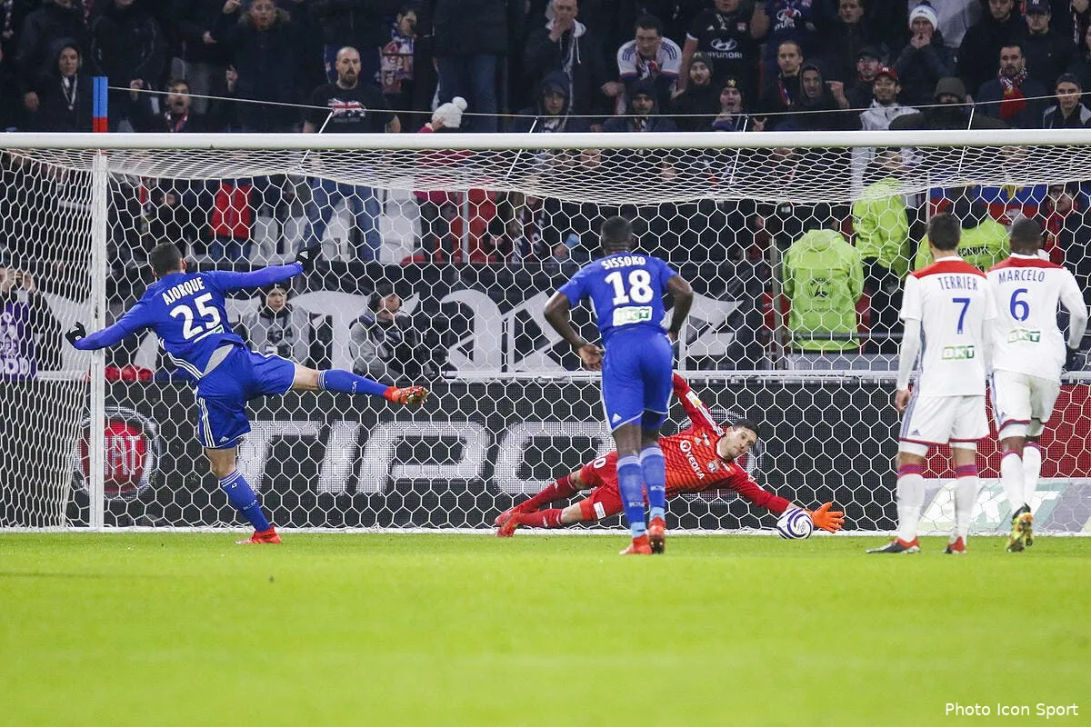 cdl l ol tombe de tres haut face a strasbourg icon bia 080119 45 07241293