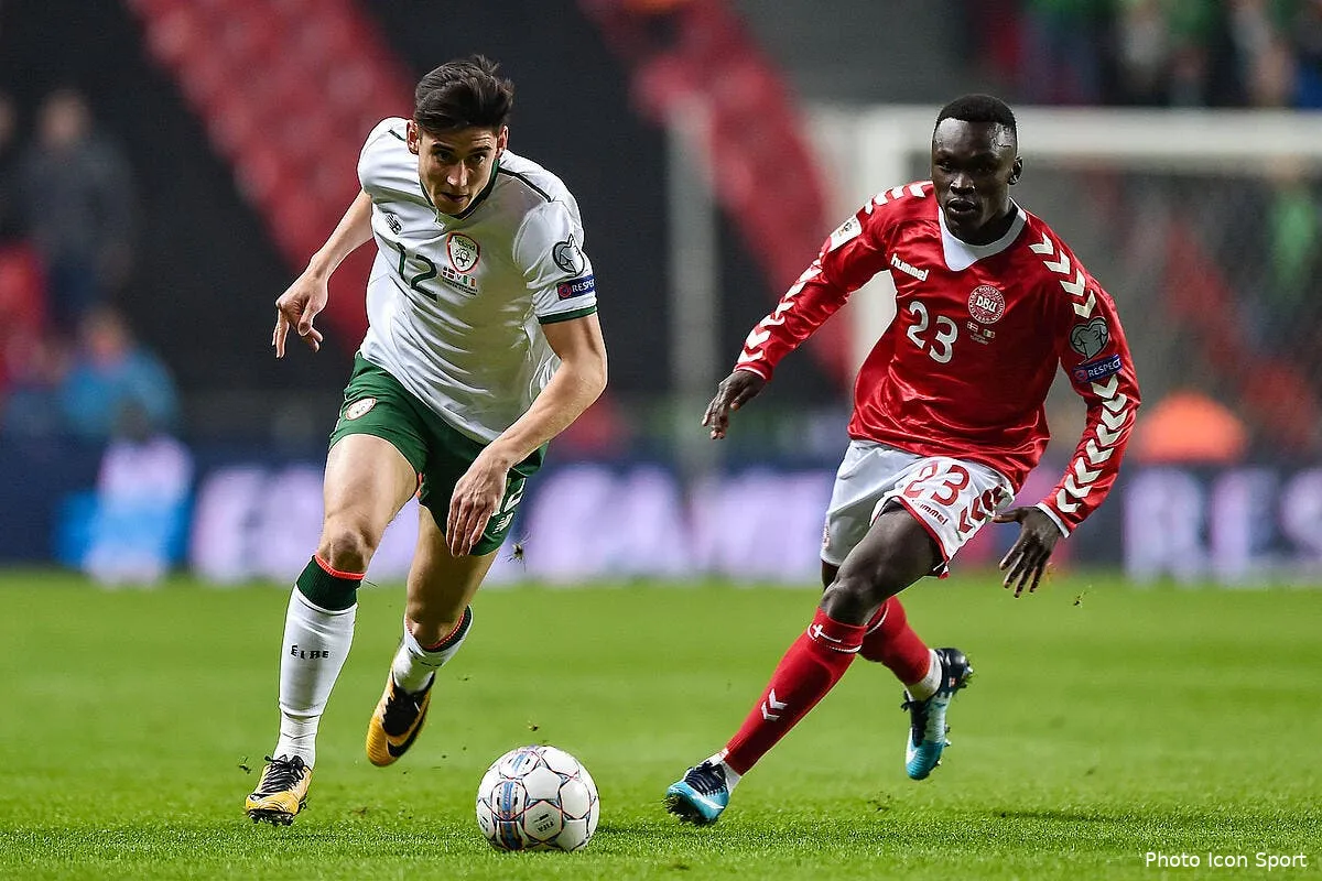 cdm 2018 danemark et irlande dos a dos iconsport icon 1417380199463