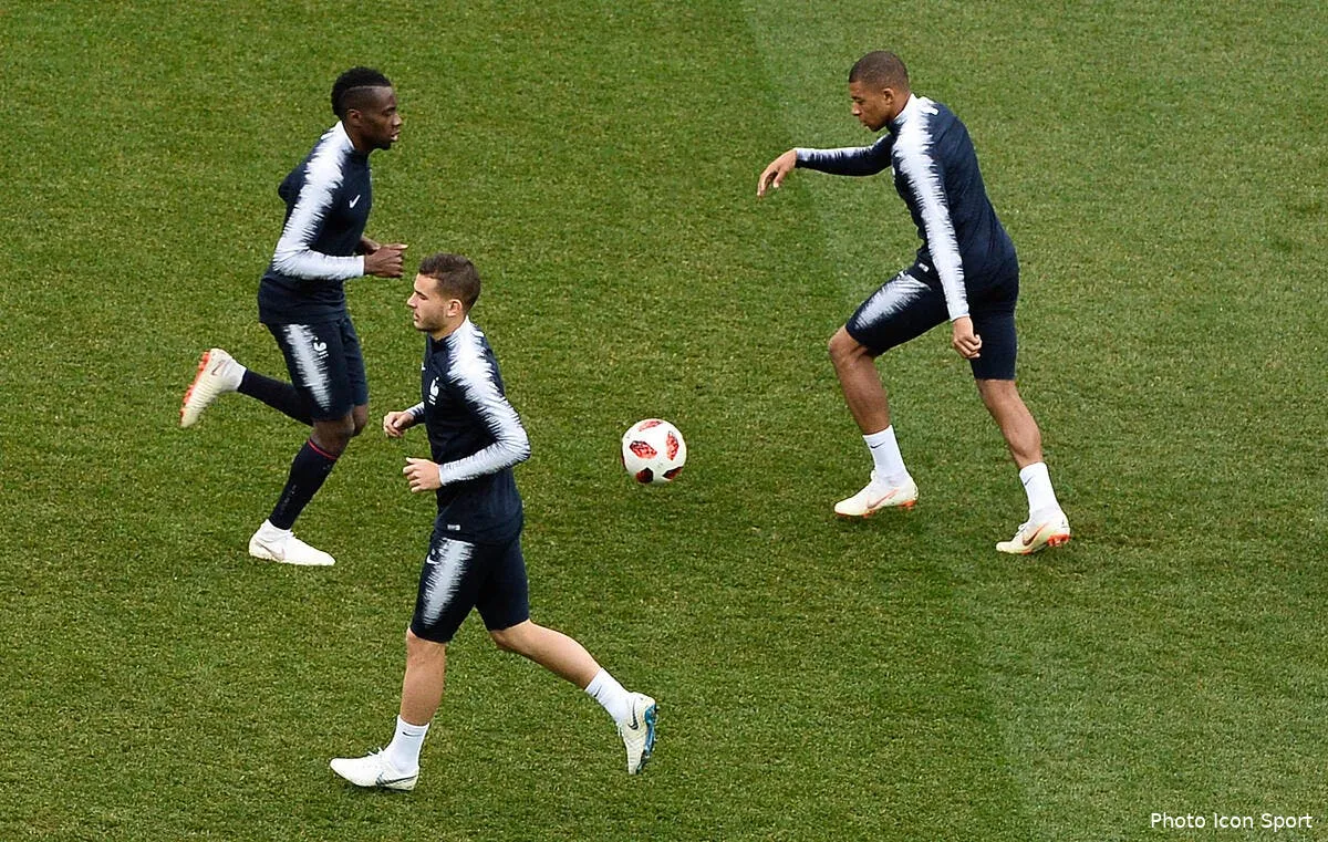 cdm 2018 les francais retournent leur veste avant l uruguay iconsport icon spu 050718 71 118223915