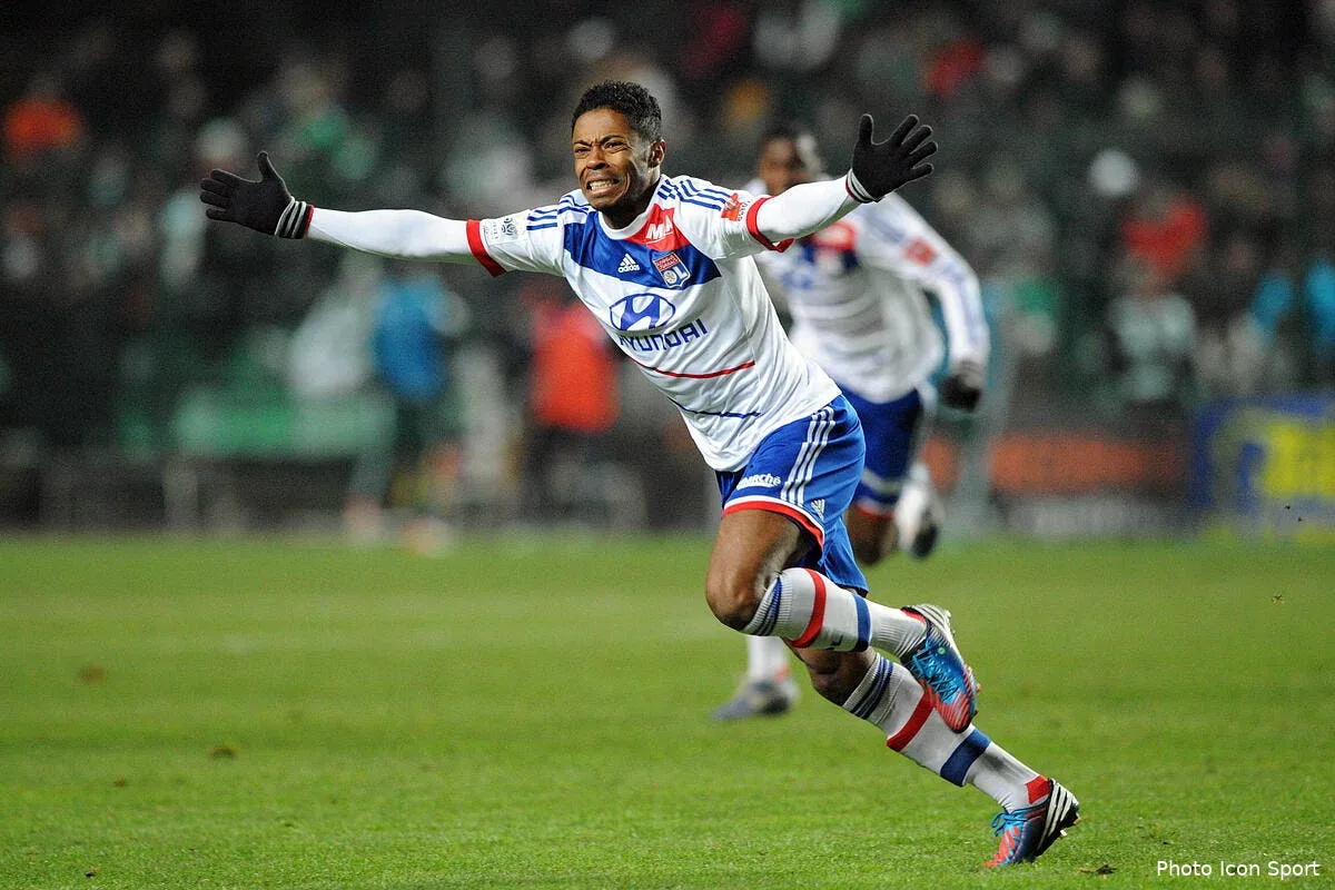 cette fois bastos est vraiment a schalke 04 pour signer son contrat iconsport jpt 091212 08 5148727