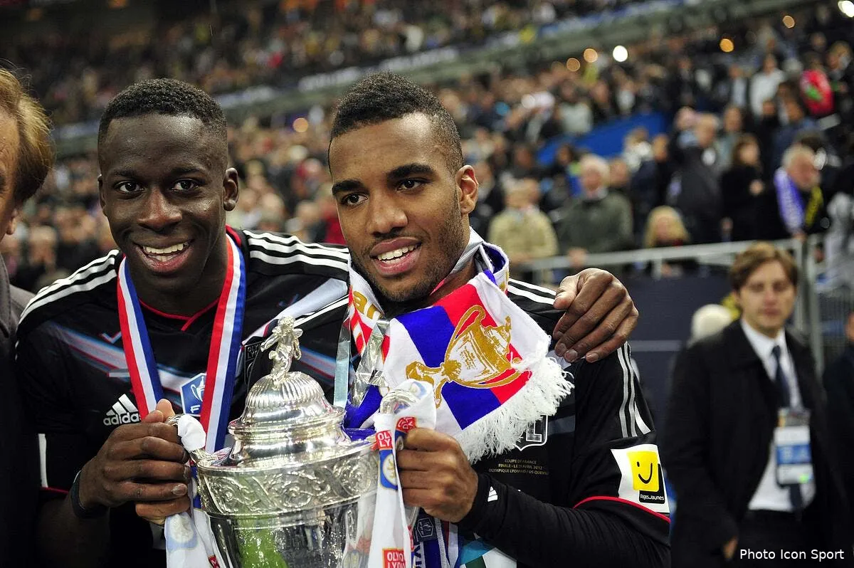 chant anti asse le proces des joueurs de l ol differe iconsport noe 280412 91 1736190