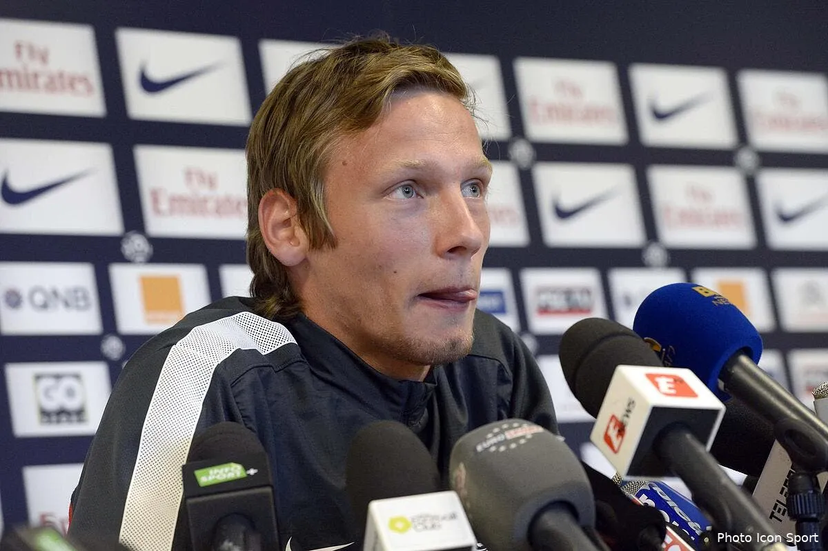 chantome choisit balavoine pour son bizutage chez les bleus iconsport por 160812 09 1240831