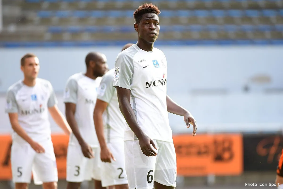 chateauroux nimes 1 0 iconsport icon win 140817 01 13801190411