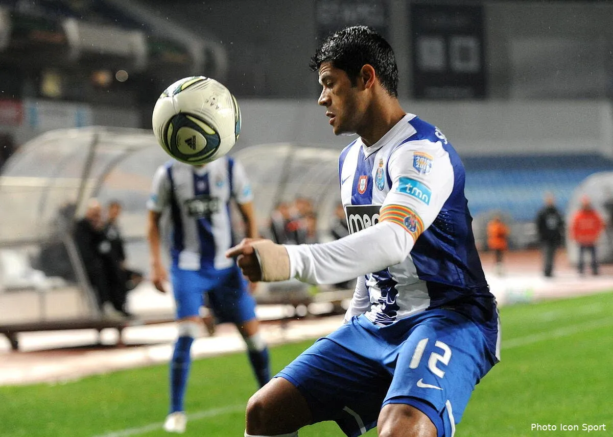 chelsea a un avantage sur le psg pour hulk iconsport vcr 191111 74 7729199