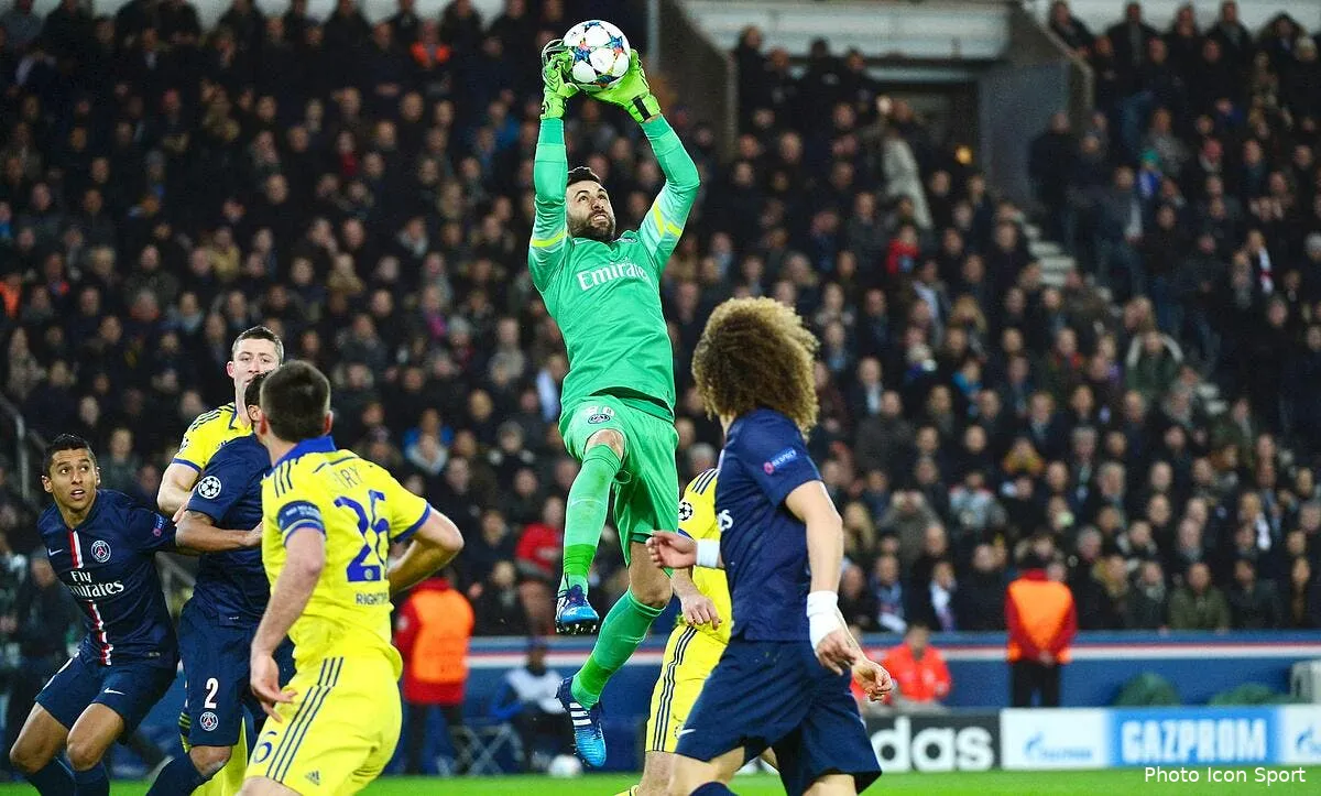chelsea monaco et l ol c est le top et le flop selon sirigu iconsport winp 170215 05 22112727