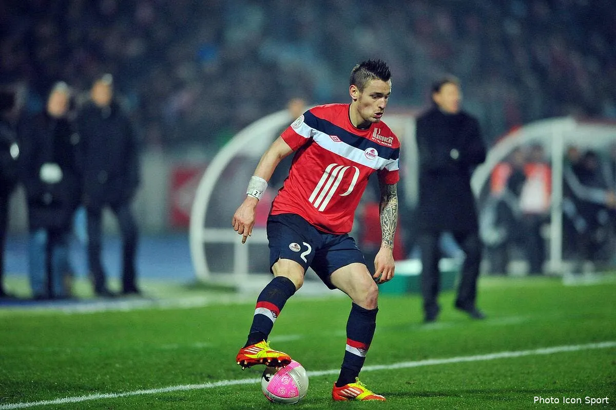 chelsea passe aux choses serieuses avec debuchy iconsport win 280112 99 4036268